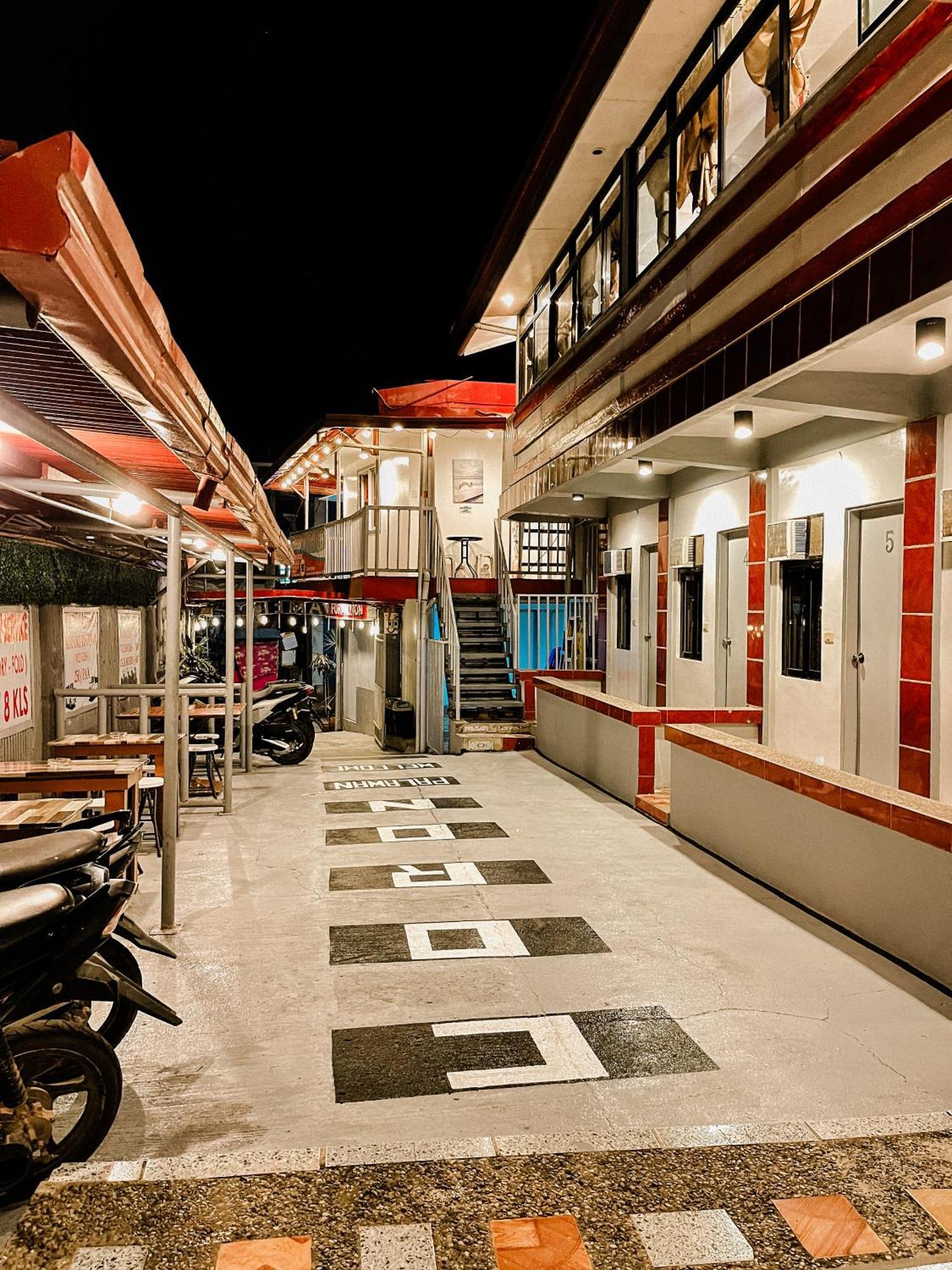 Mario'S Travellers Inn Coron Extérieur photo