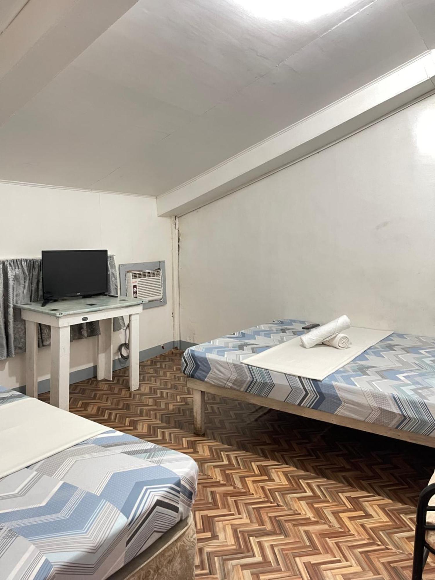 Mario'S Travellers Inn Coron Extérieur photo