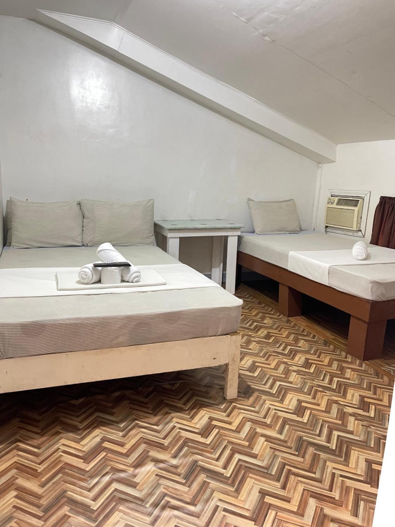 Mario'S Travellers Inn Coron Extérieur photo